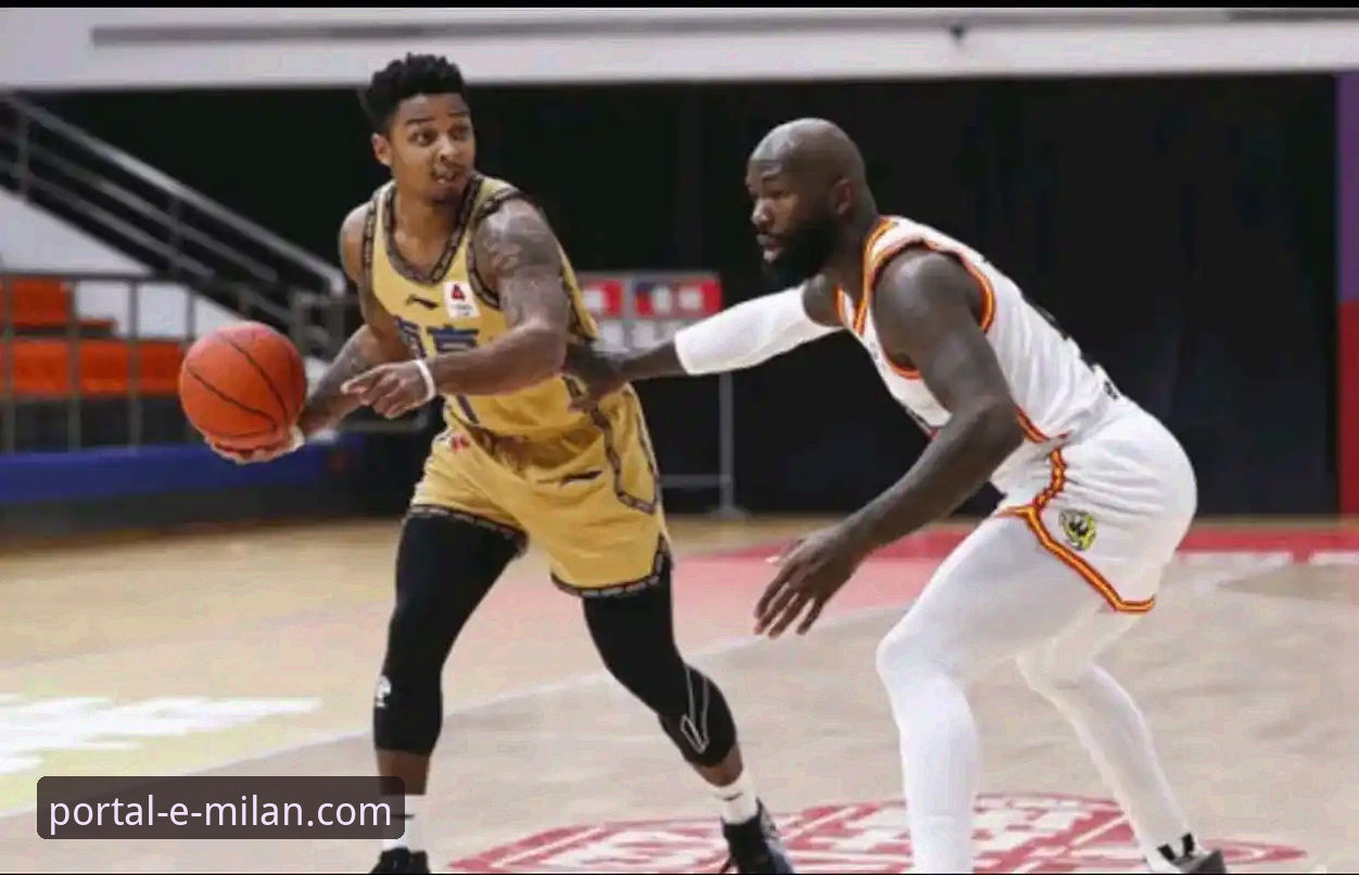 皮特森的火力全开 vs 麦基的孤胆英雄：一场CBA的逆转剧本，在何处复盘更清晰？